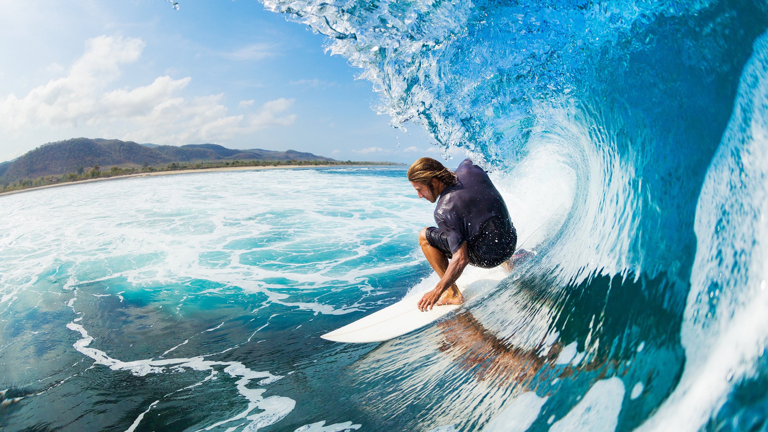 詹姆斯末节统治攻防,雄鹿力克绿军晋级东决